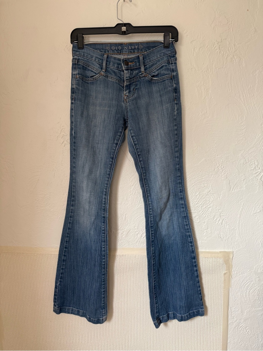 Old Navy Flare Jeans Size 0 Regular Medium Wash Low Rise Stretch Denim